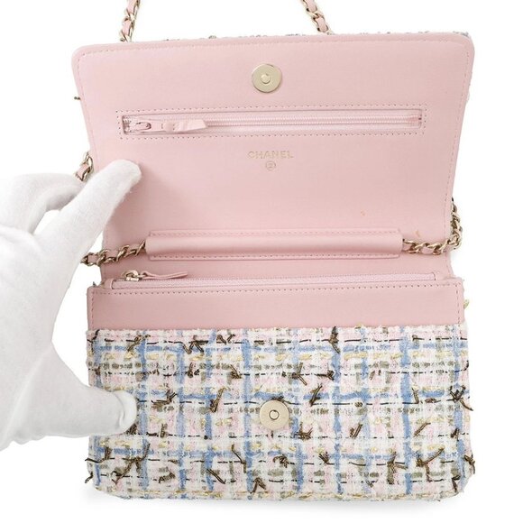 CHANEL Matelasse Tweed Chain Wallet Tweed White/Pink/Blue A33814 - Picture 10 of 14